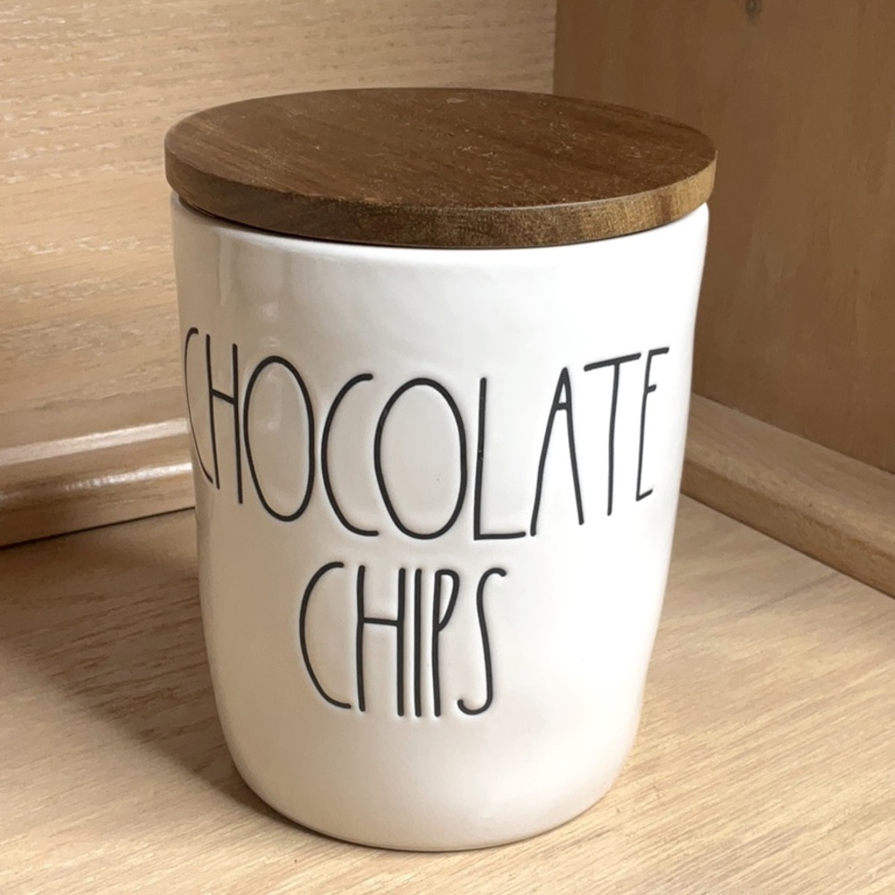 🆕 Rae Dunn CHOCOLATE CHIPS gellar small canister